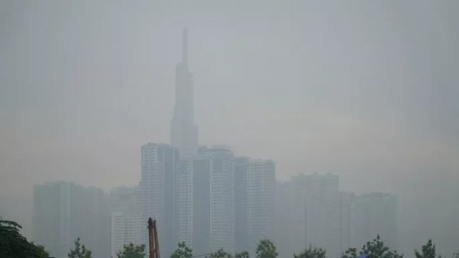 toa-nha-TP.HCM-bong-dung-bien-mat