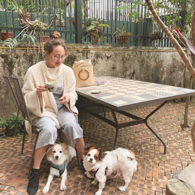 xu-huong-stay-caption