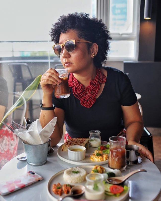 xu-huong-stay-caption