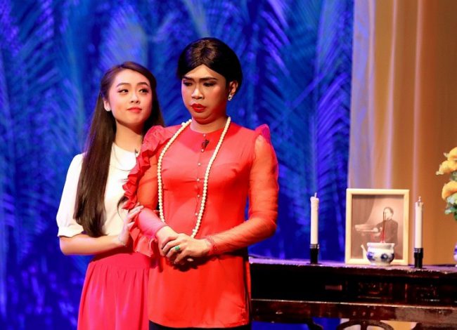 san-khau-mien-nam-dong-cua