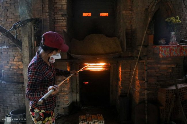 lo-gach-tram-tuoi-o-mien-tay