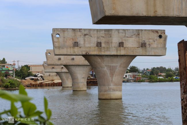 hon-3n-nam-chua-xay-xong-cau-200m