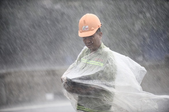 tp-hcm-mua-gio-loc-manh