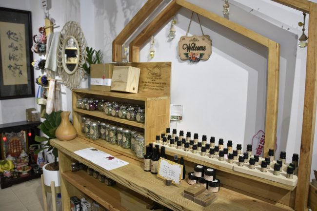 tram-xanh-cho-nguoi-tre-ghe-song-xanh