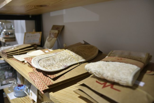 tram-xanh-cho-nguoi-tre-ghe-song-xanh