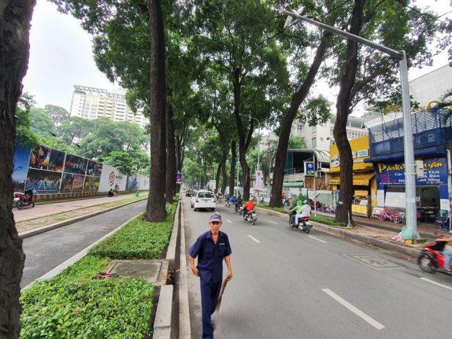 hang-co-thu-tram-nam-o-sai-gon