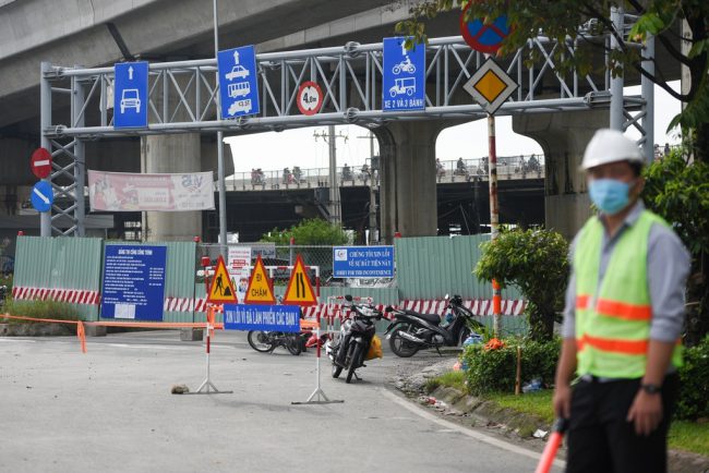 giao-thong-roi-loan-tren-duong-nguyen-huu-canh