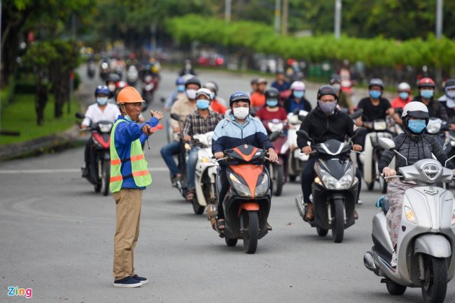 giao-thong-roi-loan-tren-duong-nguyen-huu-canh