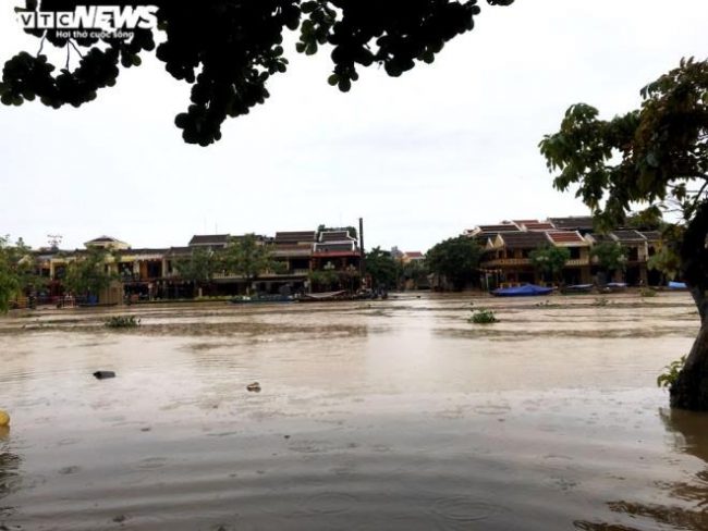 mien-trung-oan-minh-chong-lu