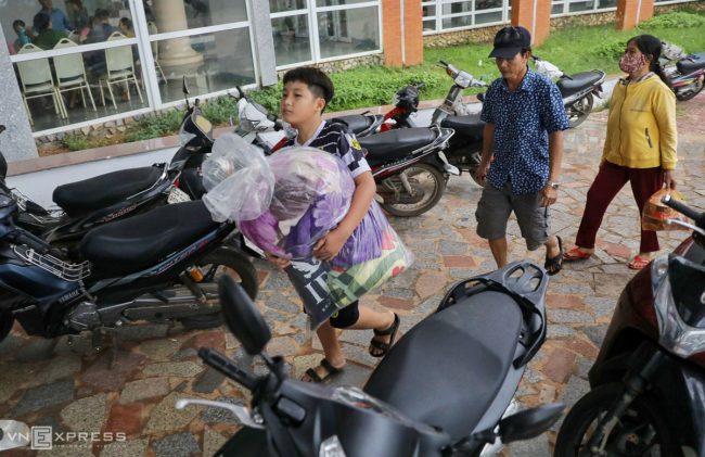 nguoi-mien-trung-chay-bao-molave