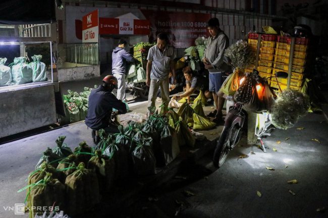 cho-dem-ban-con-trung-o-sai-gon