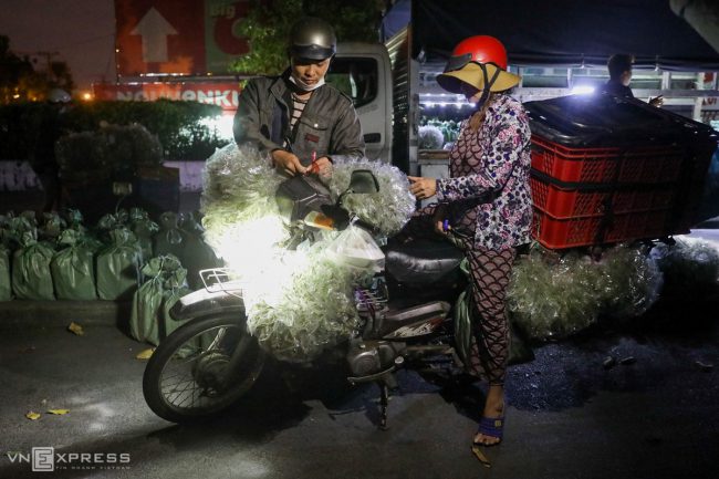 cho-dem-ban-con-trung-o-sai-gon