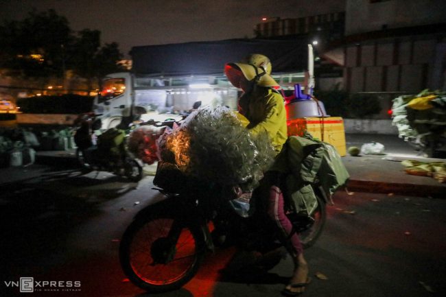 cho-dem-ban-con-trung-o-sai-gon