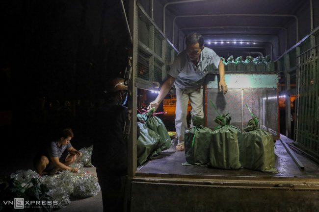 cho-dem-ban-con-trung-o-sai-gon