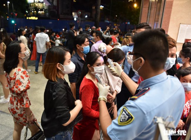 noel-long-lay-o-sai-gon