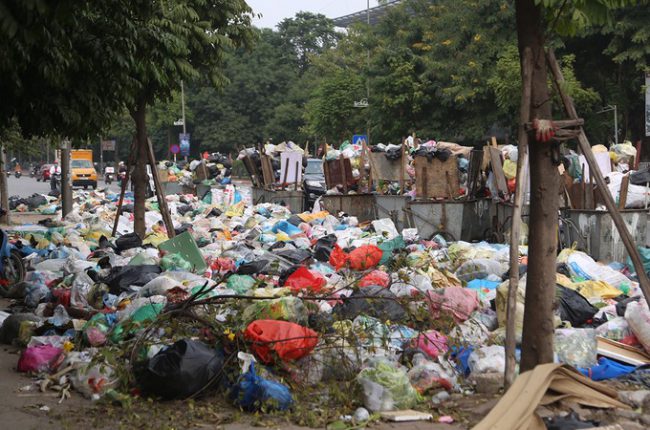 rac-un-u-tren-nhieu-tuyen-pho-o-ha-noi