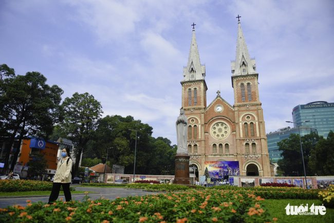 duong-pho-sai-gon-ro-sac-hoa