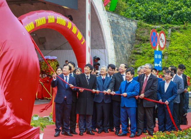 ham-hai-van-thong-xe