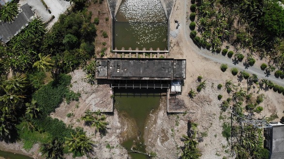 song-tien-bat-ngo-tang-man