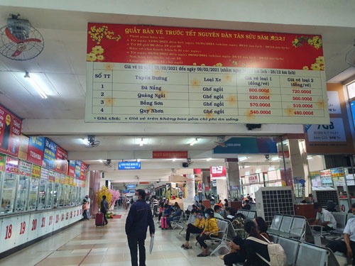 toan-canh-xe-tau-tet-truoc-cao-diem