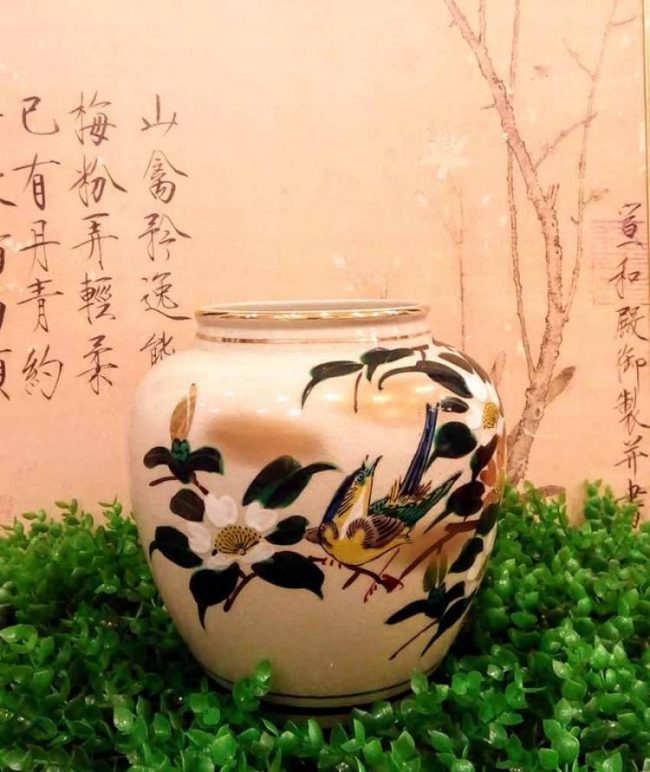 dieu-huyen-bi-trong-chiec-binh-hoa