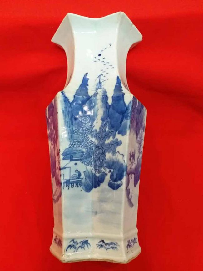 dieu-huyen-bi-trong-chiec-binh-hoa