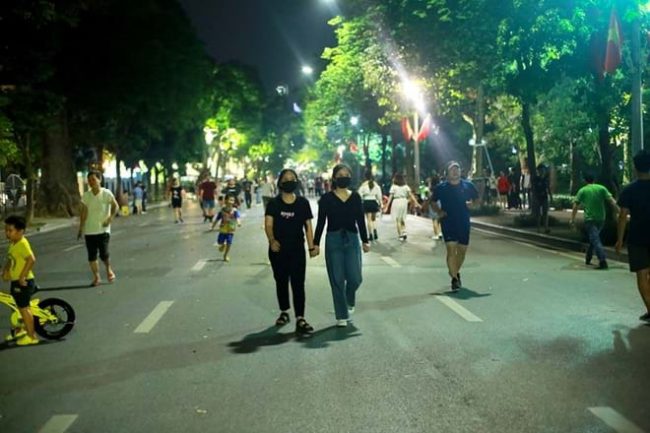 ha-noi-dung-pho-di-bo-ho-guom