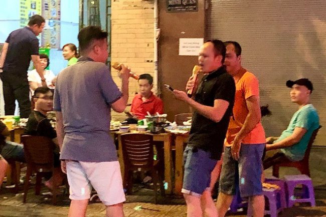 hat-karaoke-gay-on-tai-tphcm-se-bi-xu-phat