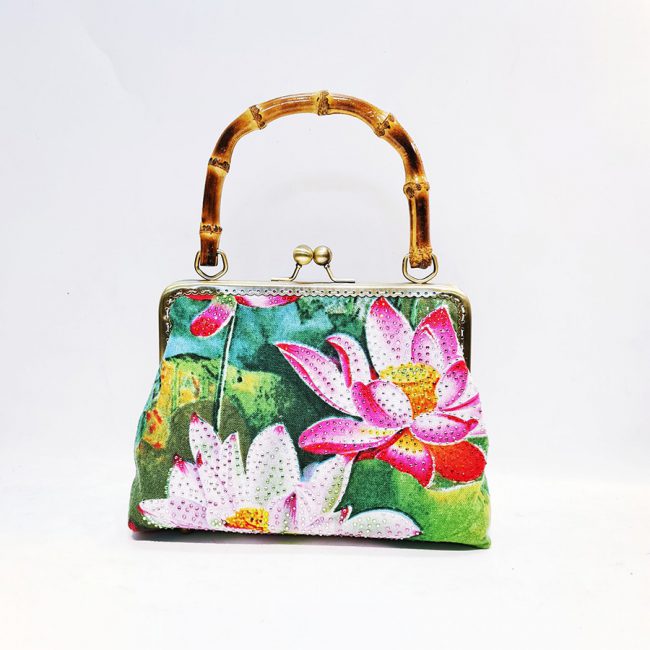 tai-sinh-quan-ao-cu-thanh-tui-xach