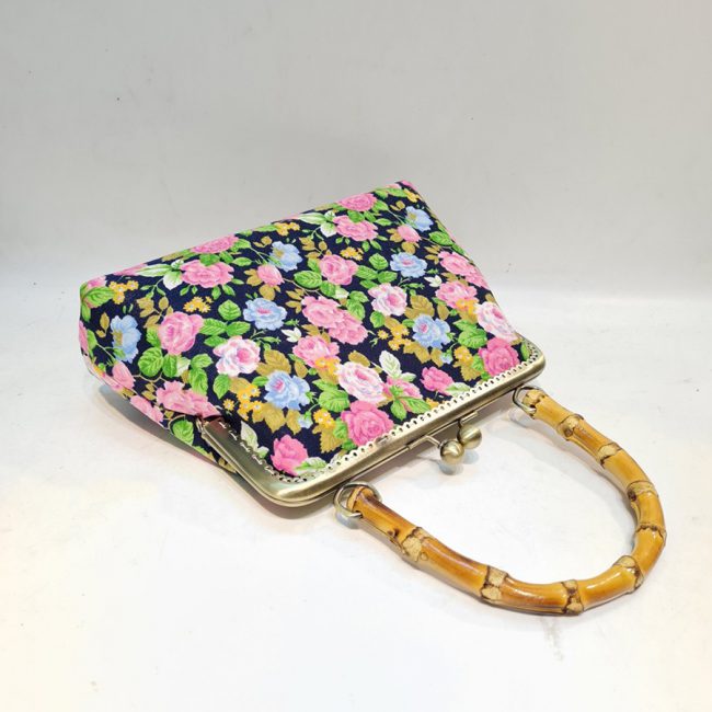 tai-sinh-quan-ao-cu-thanh-tui-xach