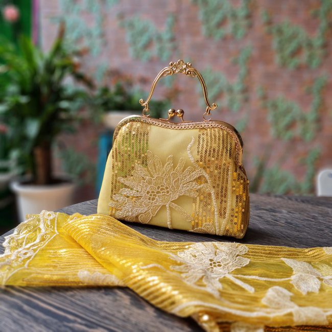 tai-sinh-quan-ao-cu-thanh-tui-xach