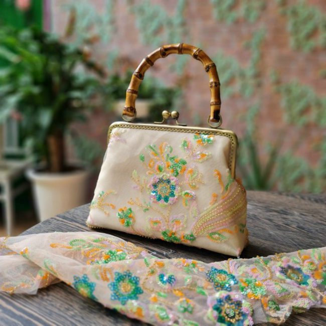 tai-sinh-quan-ao-cu-thanh-tui-xach