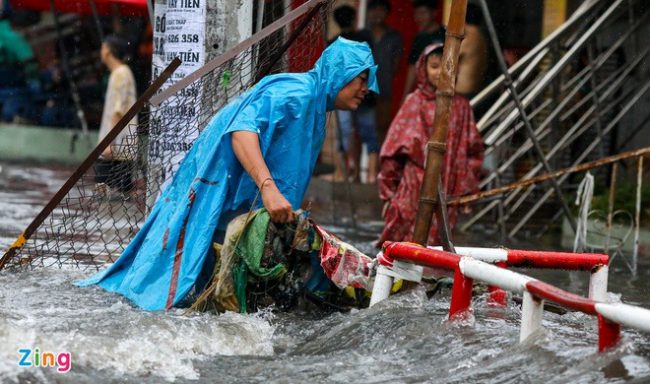 tphcm-mua-lon-keo-dai-den-275-co-nguy-co-ngap