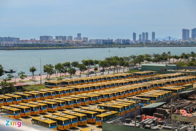 sap-thi-diem-oto-cho-khach-du-lich-den-san-bay