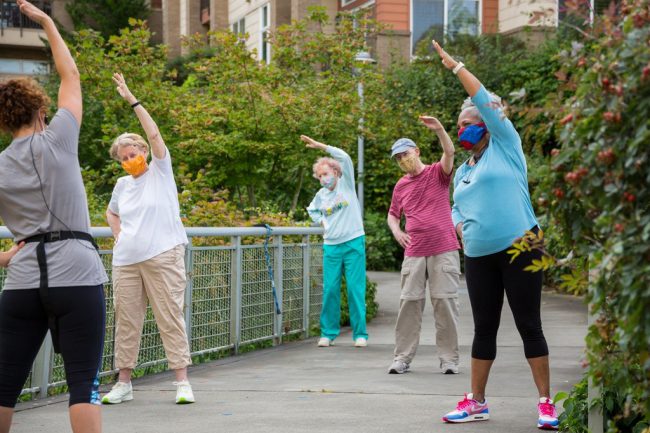 vi-sao-chung-ta-chua-the-song-chung-voi-covid-19