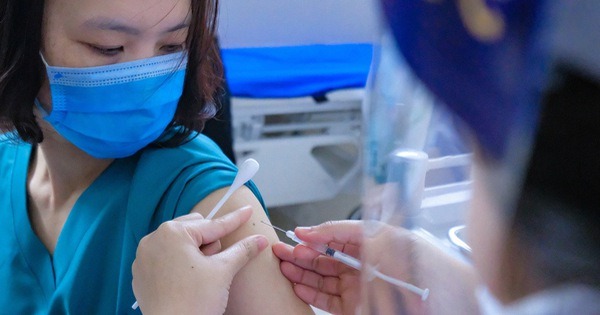 chinh-phu-dong-y-cho-tp-hcm-nhap-khau-vac-xin-ngua-covid-19